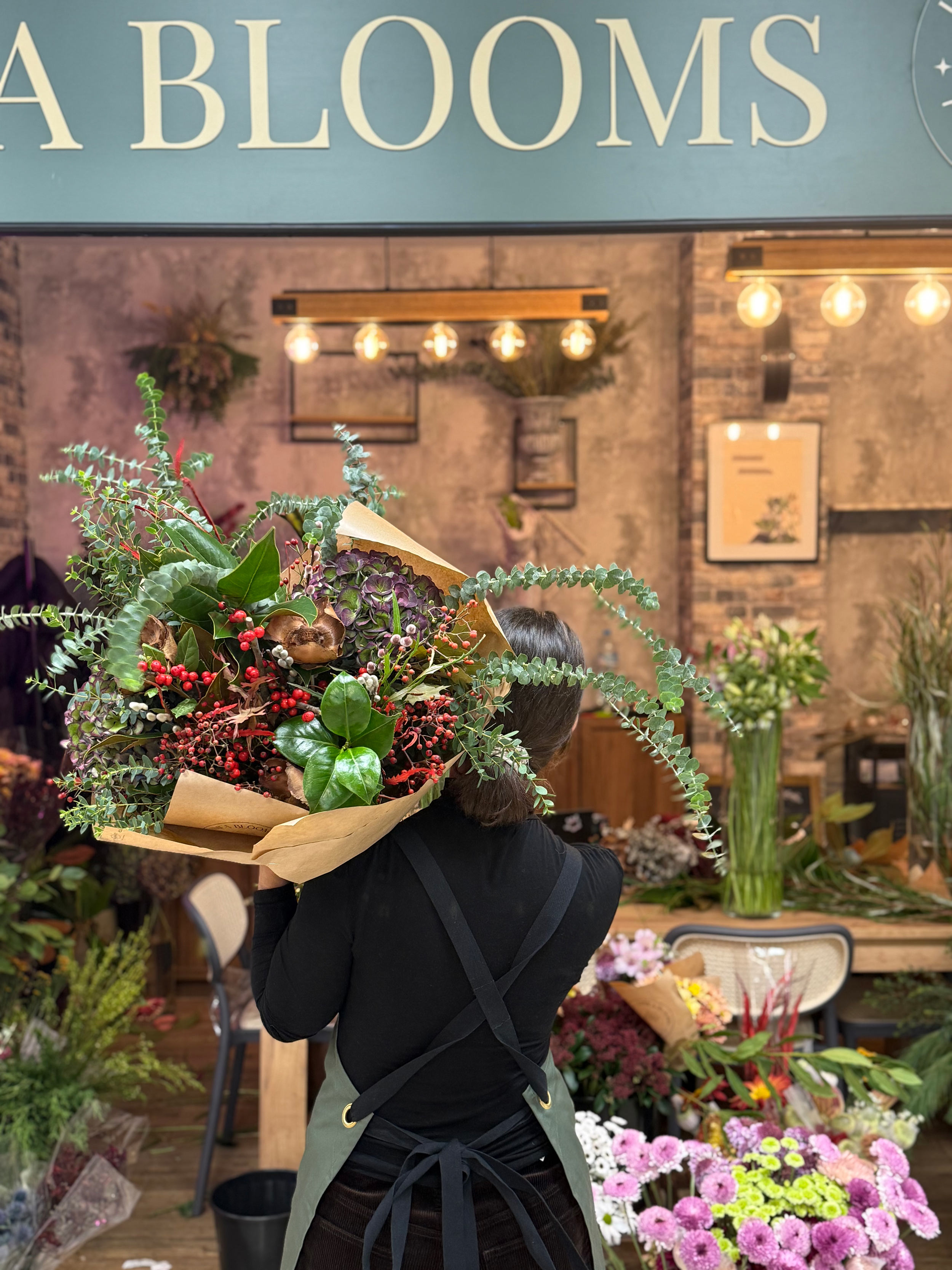 Lumea Blooms flower shop Madrid
