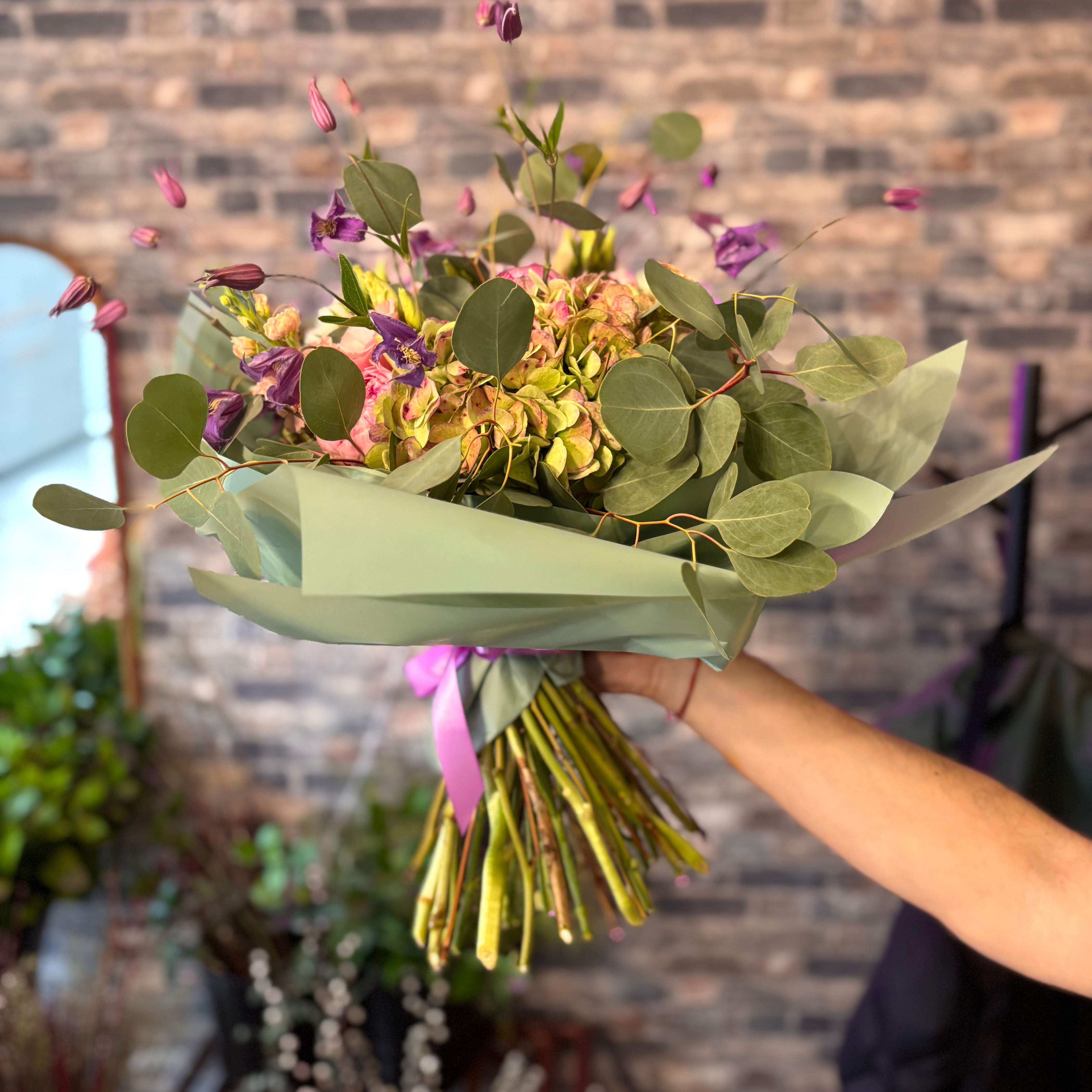 Flores a Domicilio en Madrid: directas a su puerta con Lumea Blooms